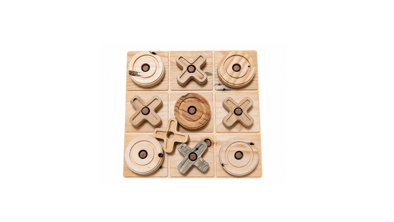 Juego de Tic-Tac-Toe de Madera Hecho a Mano – Madera Reciclada